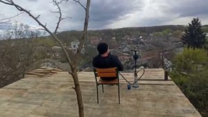 Площадка над обрывом. Терасса из поддонов .