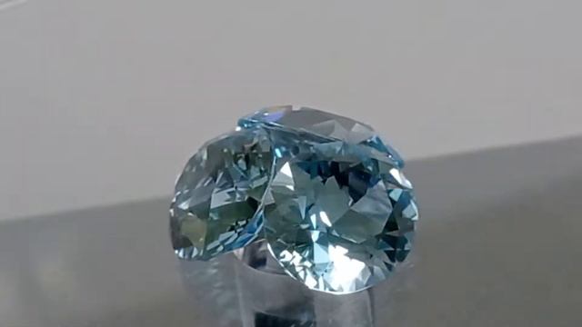 топаз голубой 12*10мм, вес 15.5ct, цена 14000₽ смотреть онлайн