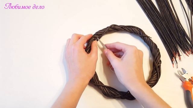 Рождественский венок из газетных трубочек! Имитация лозы! смотреть онлайн