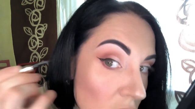 МАКИЯЖ СО СТРЕЛКАМИ КРАСИМ СТРЕЛКИ??? Это просто☝️☺️