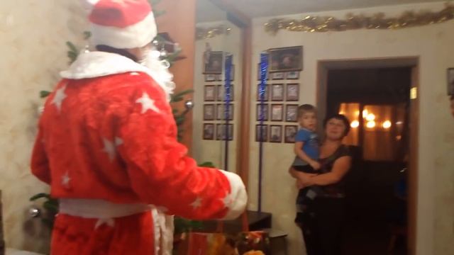 К нам пришёл домой Дед Мороз смотреть онлайн