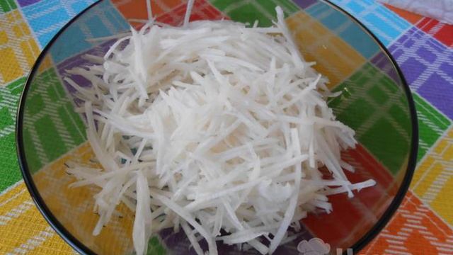 Салат из дайкона по-корейски