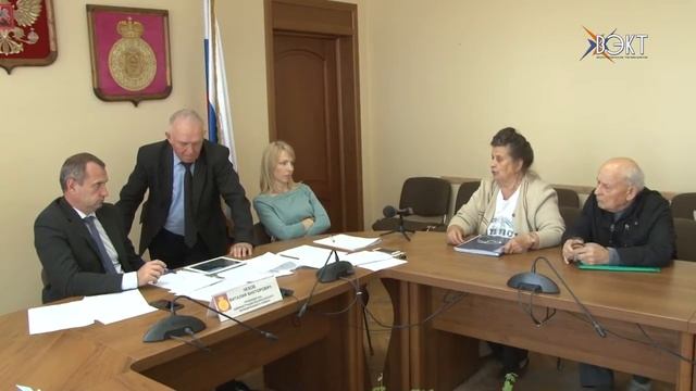 С какими вопросами обращались жители к руководителю администрации? смотреть онлайн