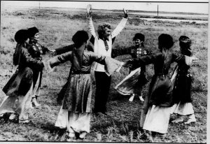 Девичий танец Айланай и игровая песня Янсарай