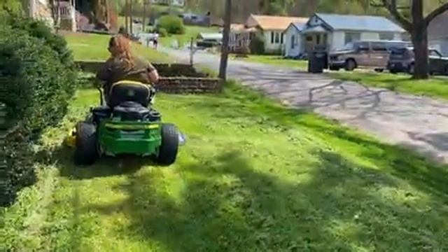 First initial impressions of the John Deere Z355E смотреть онлайн