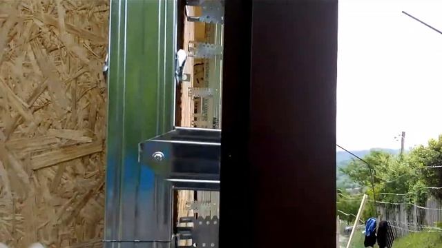 Монтаж сайдинга частного дома(монтаж самого сайдинга и угла) часть 2.