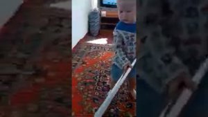 Умеите пылесосить стены как я  ?