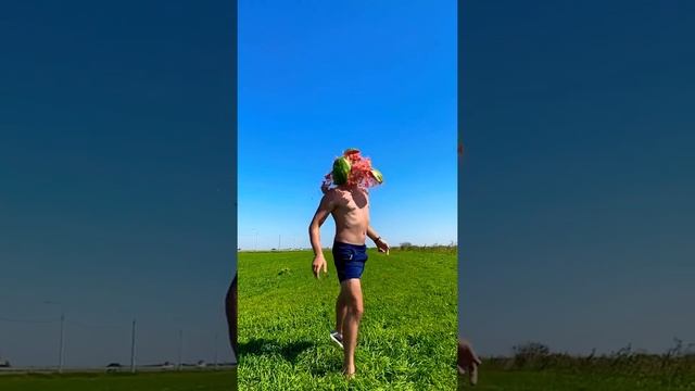 Краснодарский арбузик #лето#арбуз#разбил#красиво#бандиты#пранк#вдв смотреть онлайн