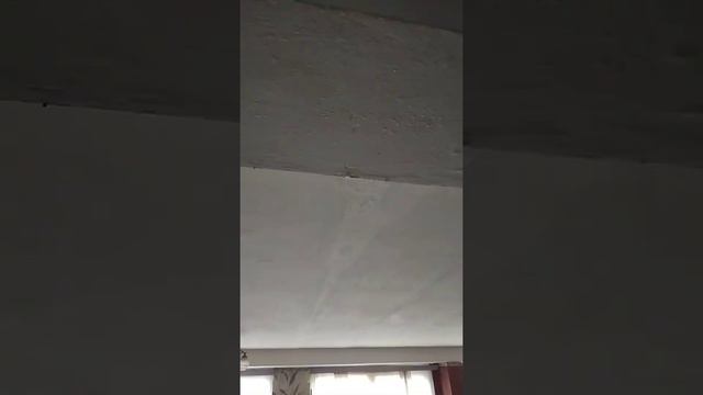 ИИЦ-133 г Днепр. Это наше спальное помищение. Начал таять снег и потекло через два этажа.(2) смотреть онлайн