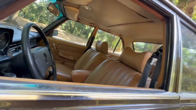 Mercedes-Benz 240D 1974 смотреть онлайн