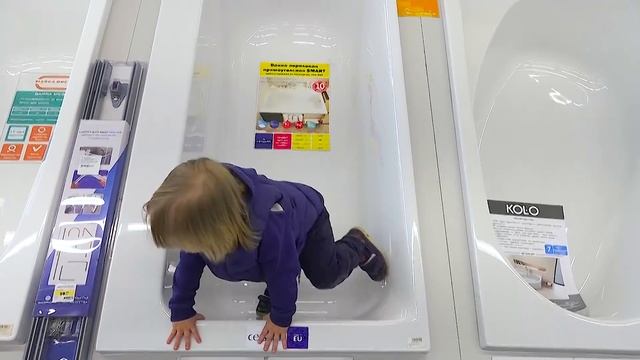 ПРИНИМАЮ ВАННУ ПРЯМО В МАГАЗИНЕ!!!! смотреть онлайн