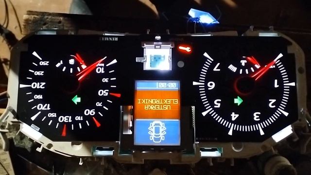 Ремонт панелі Renault Megan 2. Причина- панель "живе" своїм життям ,блимає, не вмикається.. смотреть онлайн