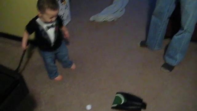 Playing "Goof Ball" смотреть онлайн