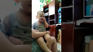 Внук разговаривает с бабушкой как он провёл день чем занимался