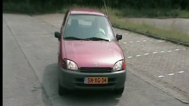 Toyota Starlet 1.3 GLi, 1998 смотреть онлайн