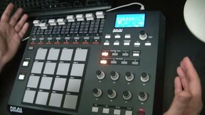 MMag.ru: AKAI MPD32 MIDI controller video review