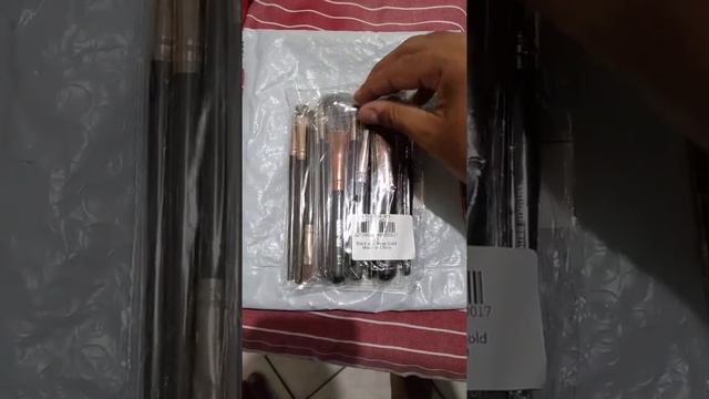 Unboxing LIP Makeup Brushes MAANGE