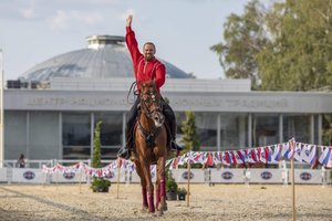 Кремлёвская школа верховой езды. Центр национальных конных традиций. Джигитовка