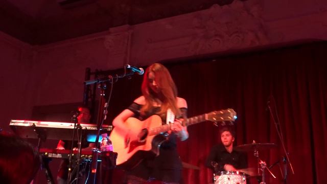 Una Healy - SOS - Bush Hall - London. смотреть онлайн