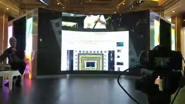 Покрас Лампас молодой, талантливый, амбициозный художник-каллиграф
