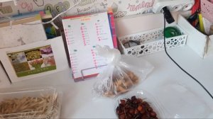 Мои заготовки для попугаев //Чем я кормлю попугаев зимой?