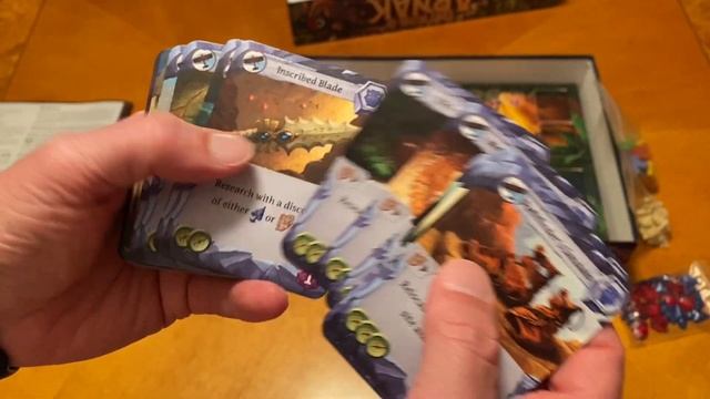 Dad vs Daughter - Lost Ruins of Arnak - Unboxing смотреть онлайн