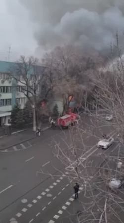 В Алма-Ате горит здание прокуратуры
