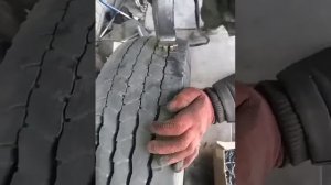 нарезка протектора. нарезка грузовой резины.