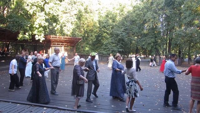 Па де Грас. Бал "Кураж" в Перовском парке 29.08.2022 смотреть онлайн