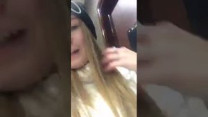li kosya Лиза писает