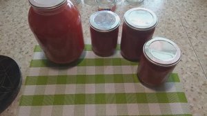 Томатный сок и томатная паста сразу.