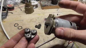 Планетарный редуктор на моторе от шуруповёрта - разборка
