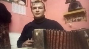На гармошке мелодия песни "Пелет, пелет". К. Евруков.