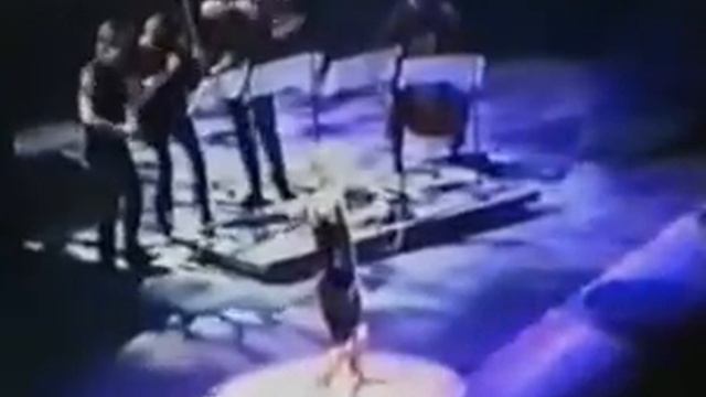 Depeche Mode - One Caress (Live '94 Martin drunk) смотреть онлайн