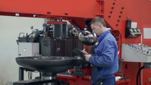 Производство емкостного оборудование. Торосферических крышек