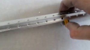 Установка маяков для стяжки пола.