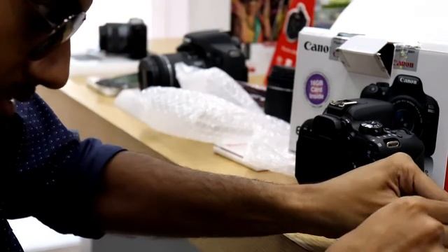 Canon EOS 800D/T7i Unboxing and quick review смотреть онлайн