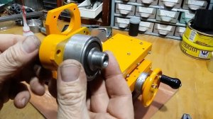 Несложный мини токарный станочек своими руками. (DIY mini lathe.)