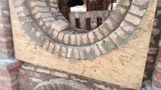 восемь круглых окон на фасаде смотреть онлайн