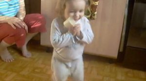 приколы с детьми. Самый громкий ребёнок!))