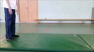 Кувырок вперёд со страховкой