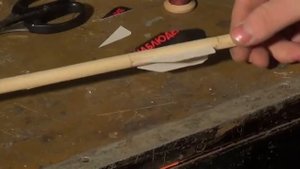 Как сделать стрелы для лука  Простой, но эффективный способ