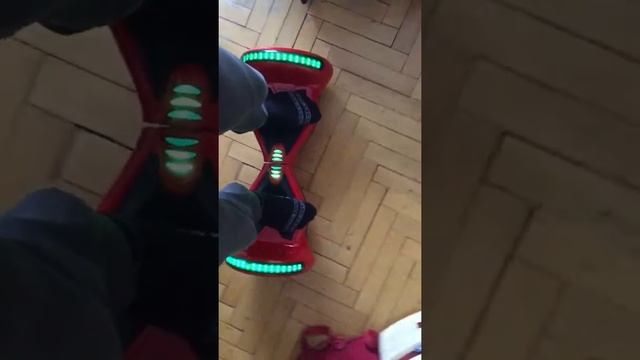 На гироскутере по дому смотреть онлайн