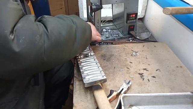 Груз банан. Изготовление рыболовных грузил.