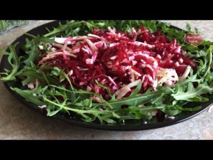 Вкуснейшая закуска из свёклы. Очень полезное блюдо.