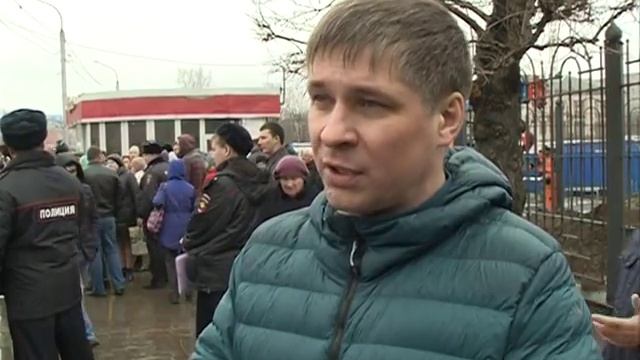 Владельцы павильонов на улице Партизана Железняка перекрыли дорогу смотреть онлайн