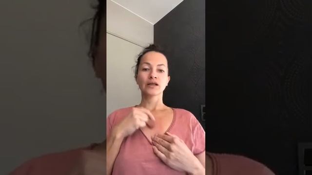 Убираем натяжение и напряжение тканей от шрамов, убираем рубец. Приготовьте масло,скребок гуаша,шра