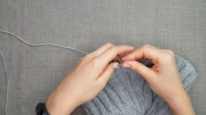 Вяжем обалденный свитер спицами! Свитер на круглой кокетке для самых стильных