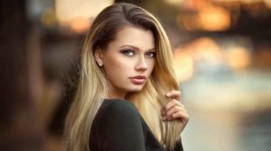 "Прошлогодние глаза"  --  Самоцветы.