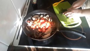 Тёплый салат с печенью по-французски